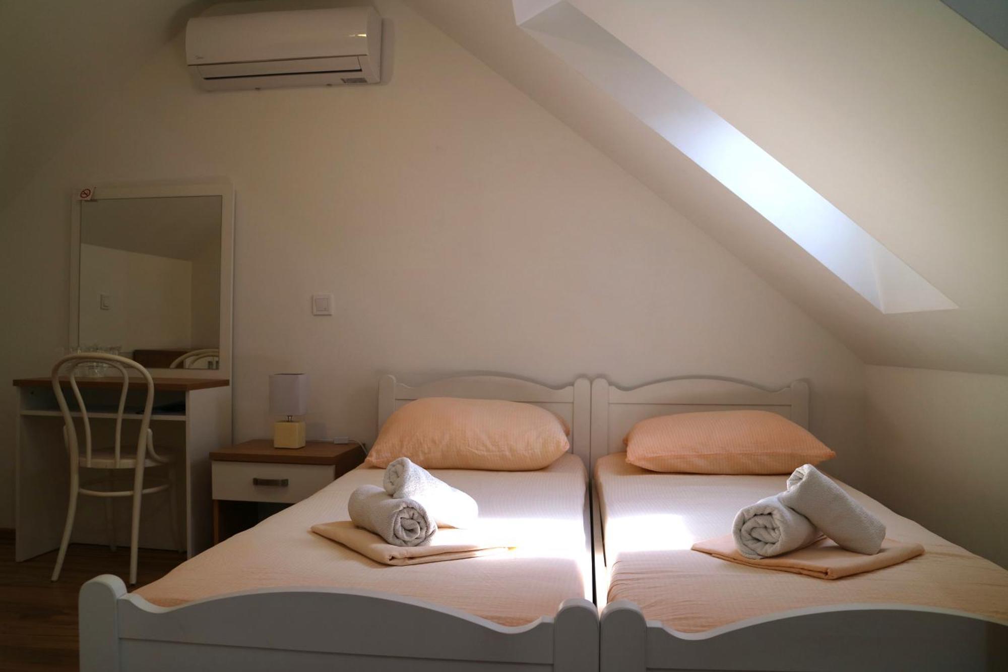 Studio Apartments & Rooms Lela, Sipan Island Šipanska Luka Pokoj fotografie